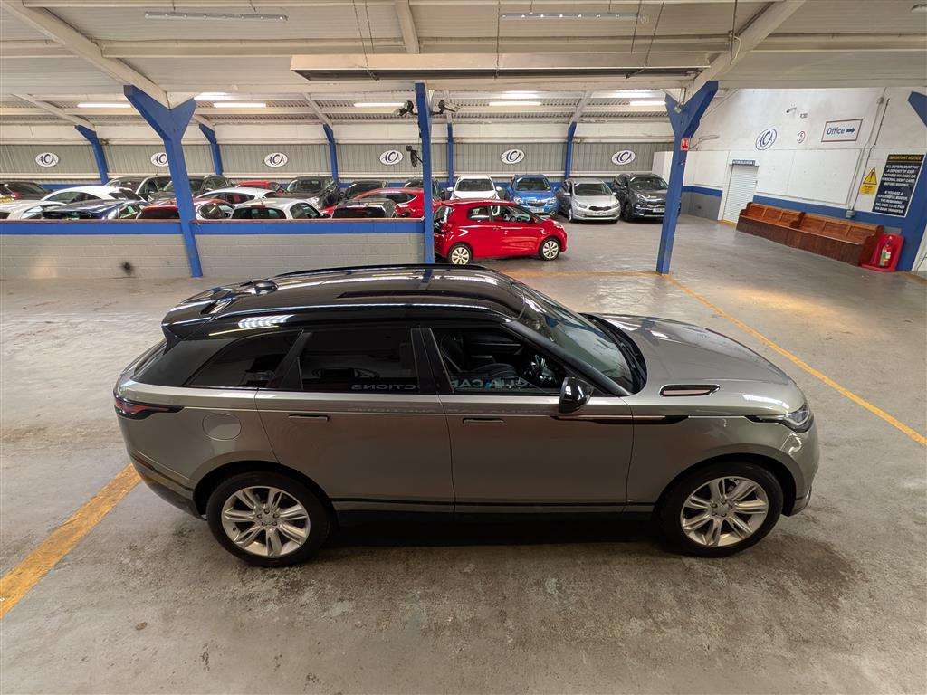 <p>2018 LAND ROVER R ROVER VELAR R-DYN SE D1</p>