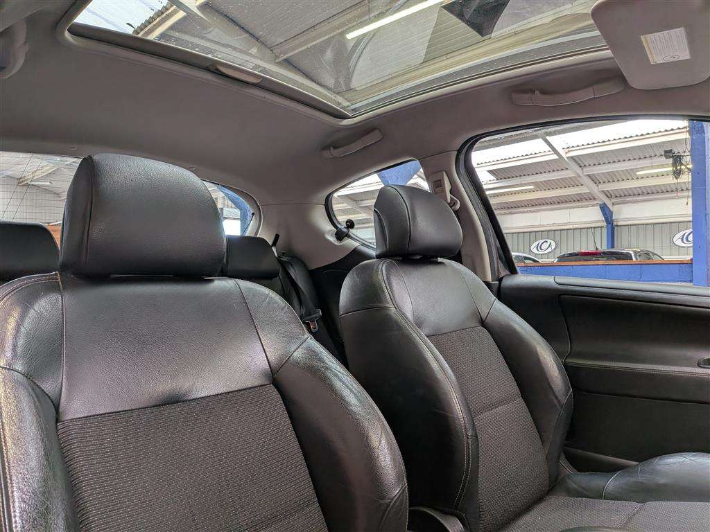 <p>2006 PEUGEOT 207 GT</p>