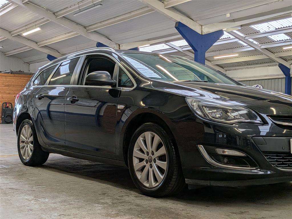 <p>2015 VAUXHALL ASTRA ELITE CDTI ECOFLEX</p>