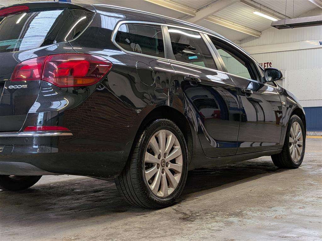 <p>2015 VAUXHALL ASTRA ELITE CDTI ECOFLEX</p>