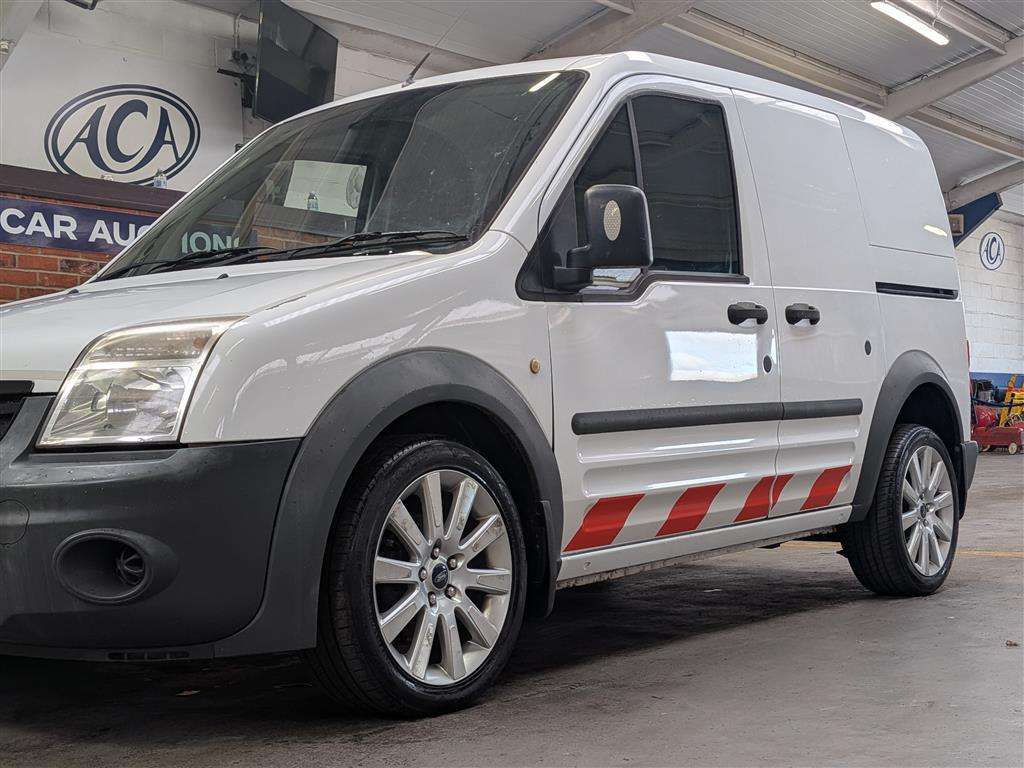 <p>2013 FORD TRANSIT CONNECT T220</p>