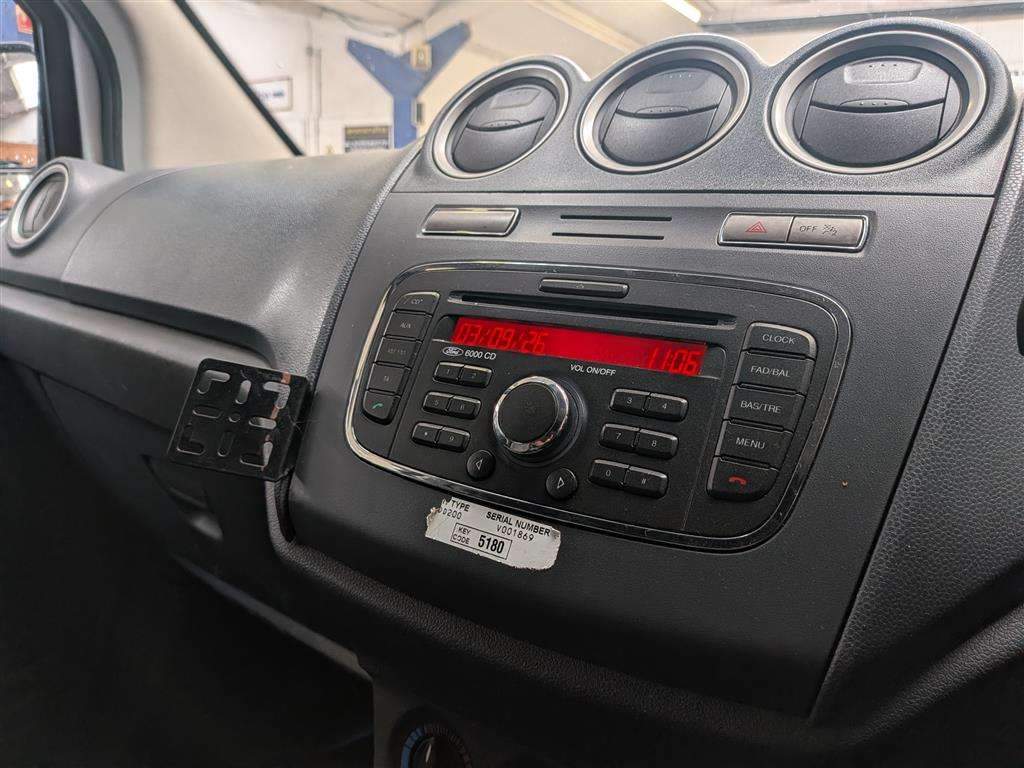 <p>2013 FORD TRANSIT CONNECT T220</p>