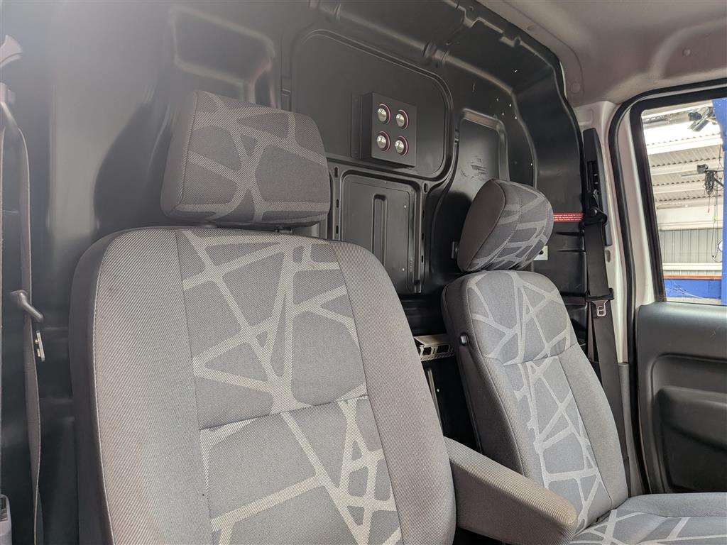 <p>2013 FORD TRANSIT CONNECT T220</p>