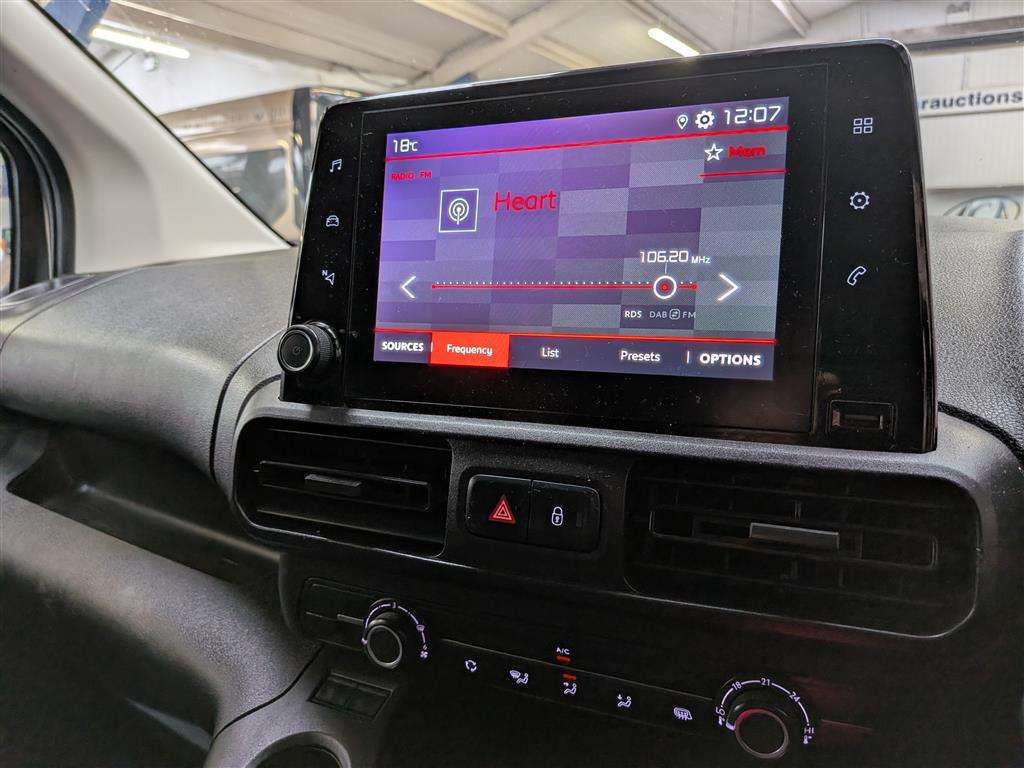 <p>2020 CITROEN BERLINGO 650 EN-PRISE BLU</p>
