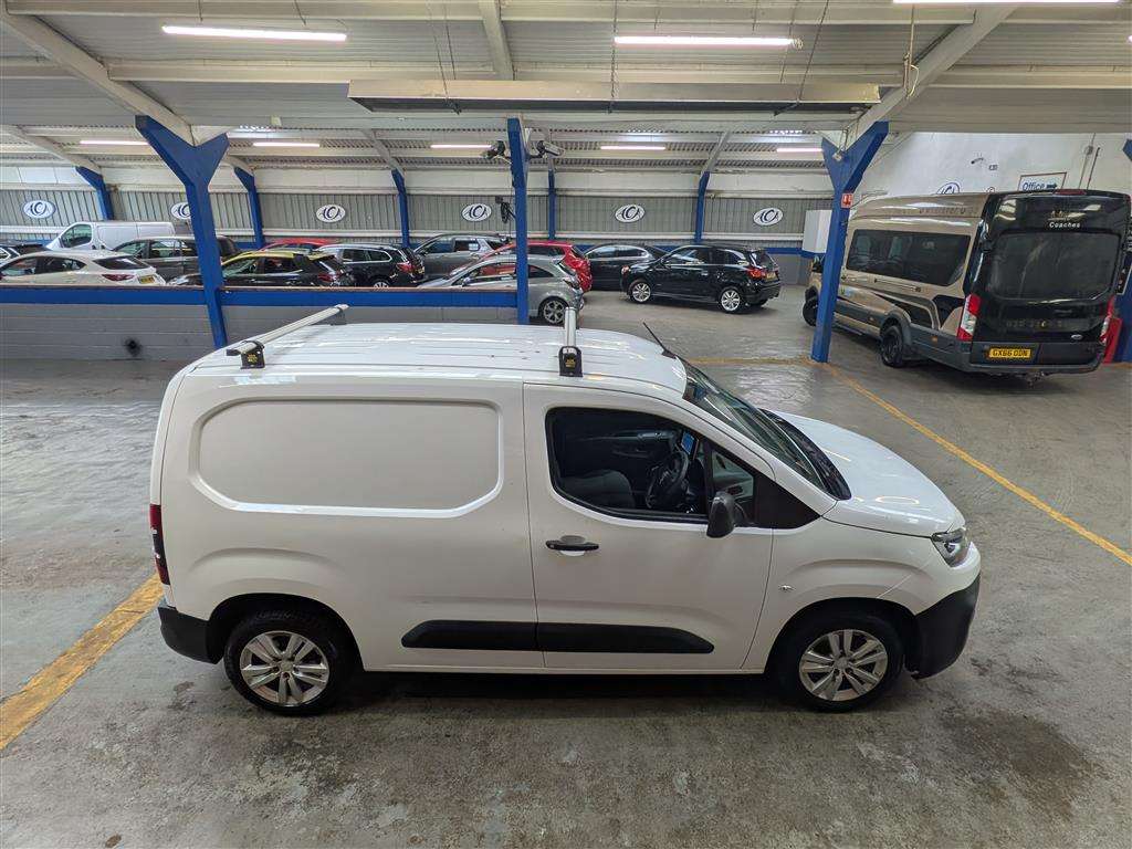 <p>2020 CITROEN BERLINGO 650 EN-PRISE BLU</p>
