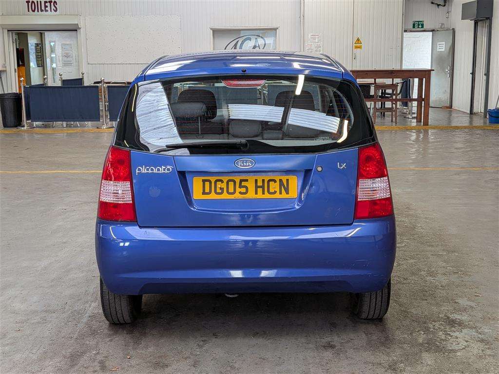 <p>2005 KIA PICANTO LX</p>