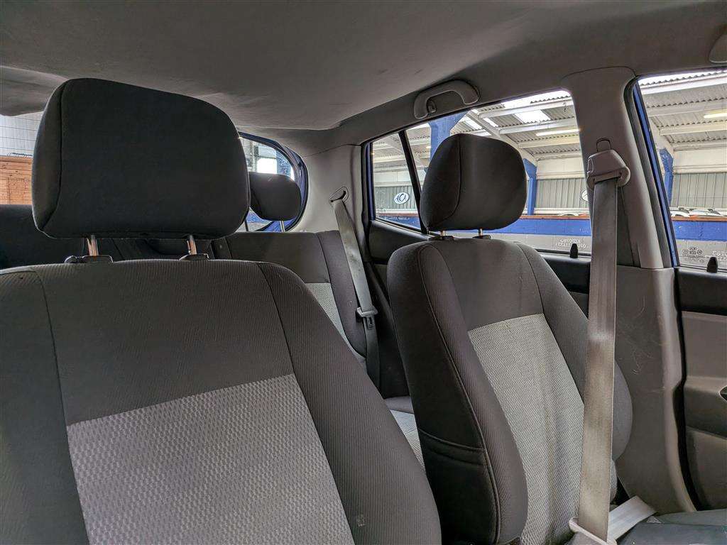 <p>2005 KIA PICANTO LX</p>