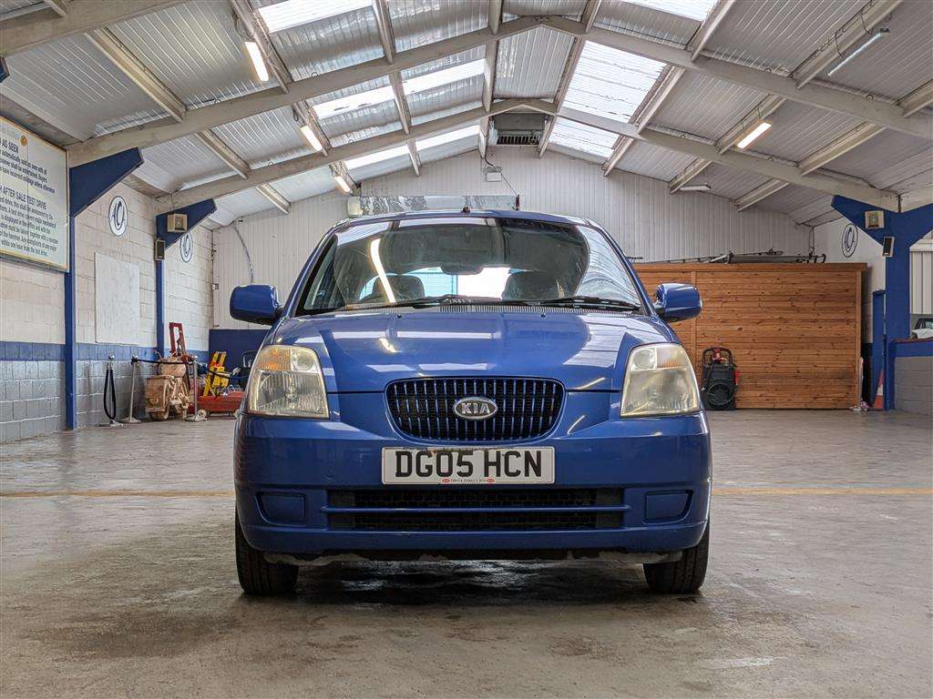 <p>2005 KIA PICANTO LX</p>