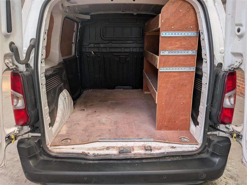 <p>2020 CITROEN BERLINGO 650 EN-PRISE BHD</p>