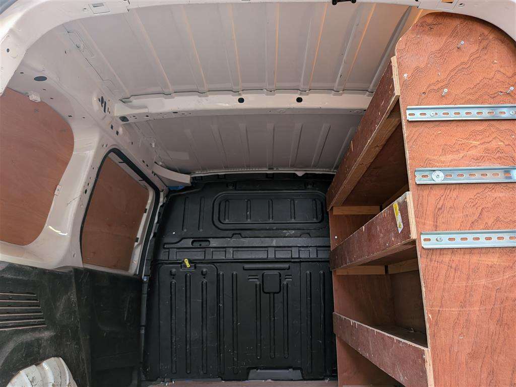 <p>2020 CITROEN BERLINGO 650 EN-PRISE BHD</p>