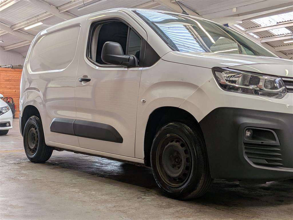 <p>2020 CITROEN BERLINGO 650 EN-PRISE BHD</p>