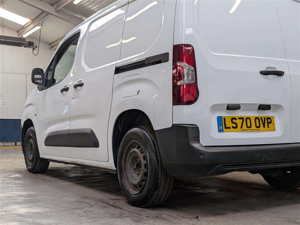 <p>2020 CITROEN BERLINGO 650 EN-PRISE BHD</p>