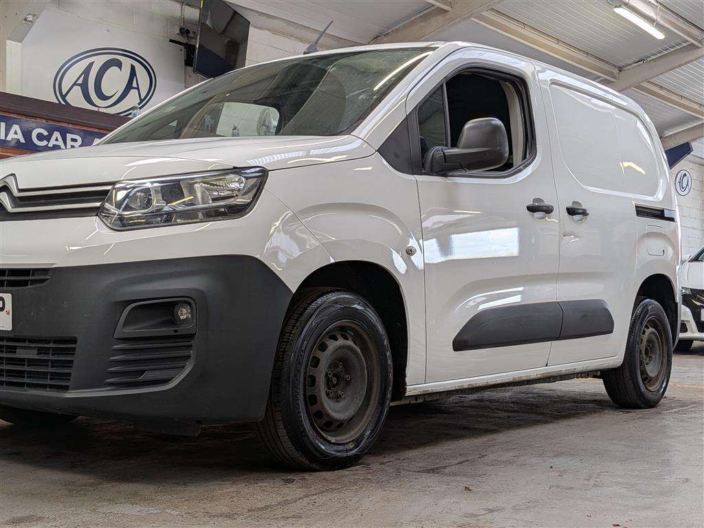 <p>2020 CITROEN BERLINGO 650 EN-PRISE BHD</p>
