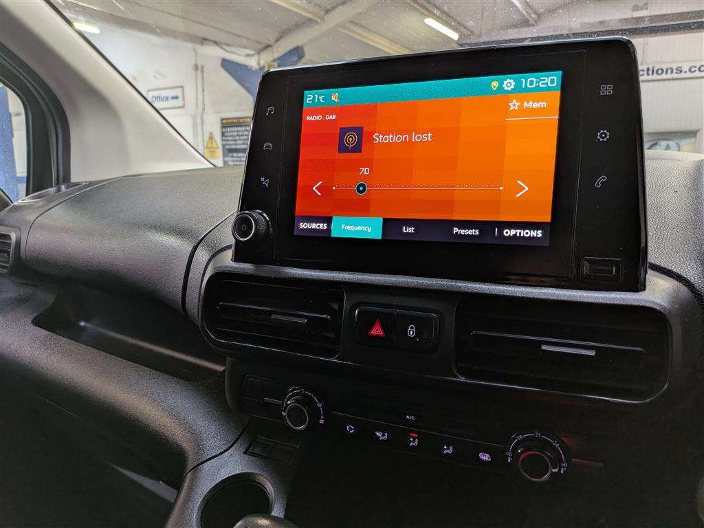 <p>2020 CITROEN BERLINGO 650 EN-PRISE BHD</p>