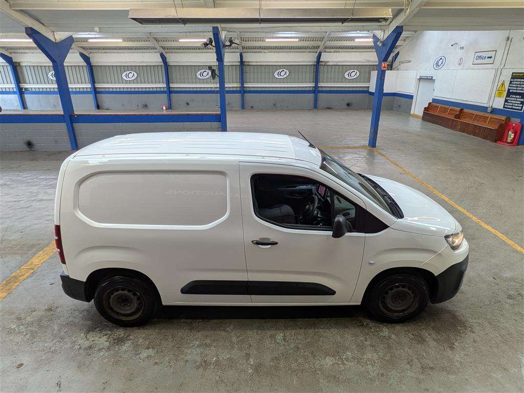 <p>2020 CITROEN BERLINGO 650 EN-PRISE BHD</p>