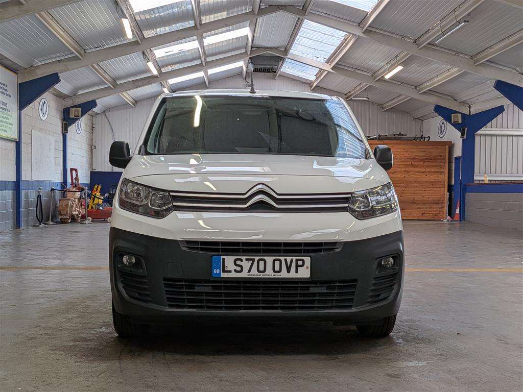 <p>2020 CITROEN BERLINGO 650 EN-PRISE BHD</p>