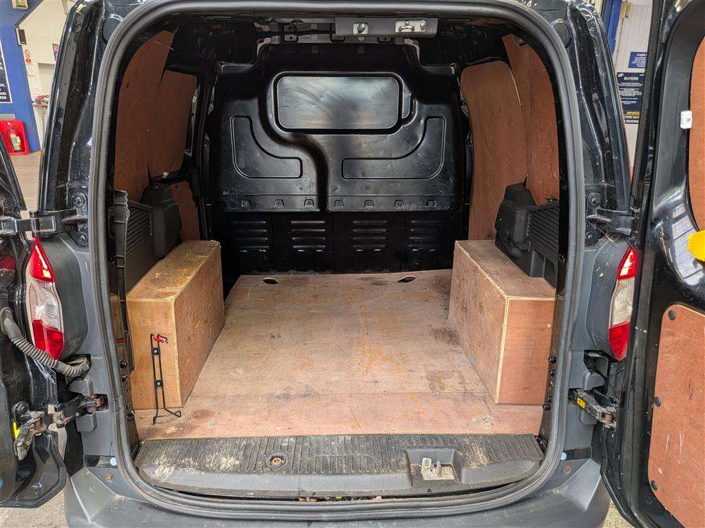<p>2018 FORD TRANSIT COURIER LIMITED T</p>