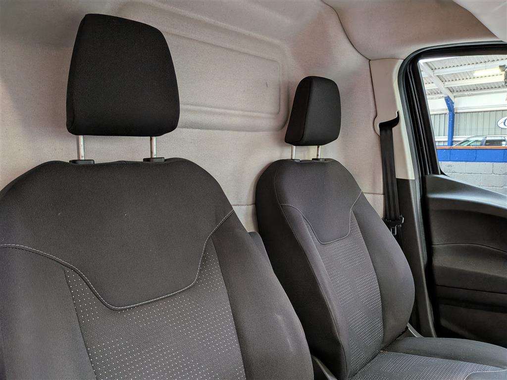 <p>2018 FORD TRANSIT COURIER LIMITED T</p>