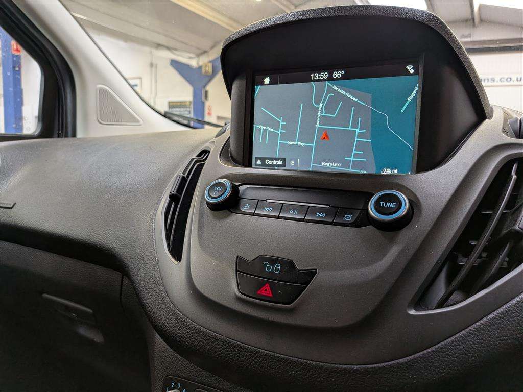 <p>2018 FORD TRANSIT COURIER LIMITED T</p>