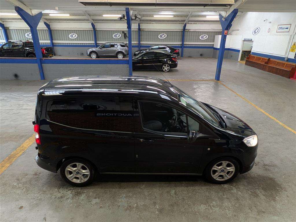 <p>2018 FORD TRANSIT COURIER LIMITED T</p>