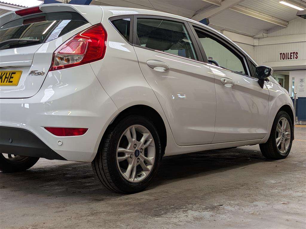 <p>2014 FORD FIESTA ZETEC</p>