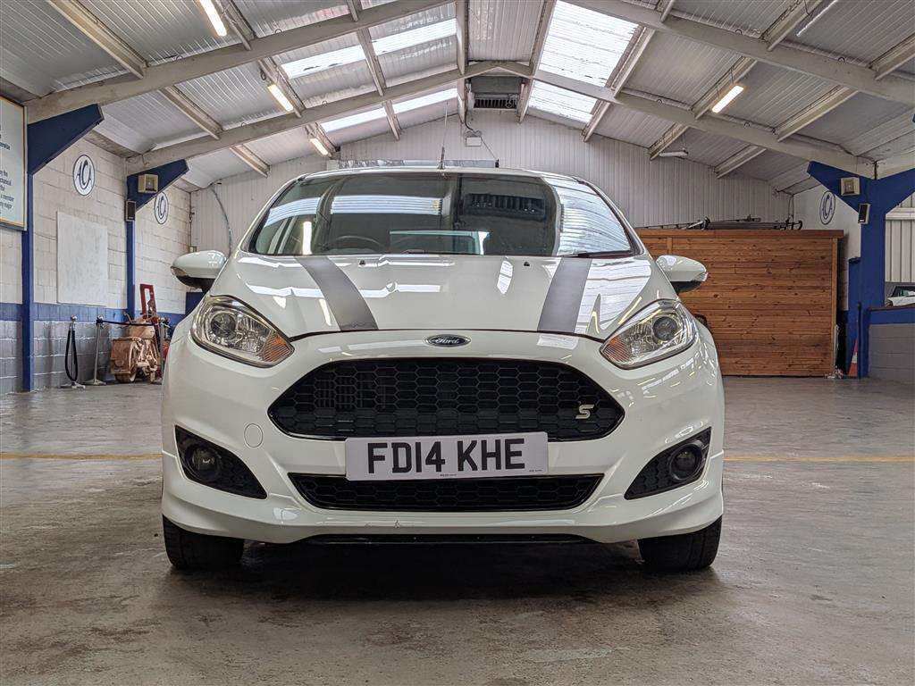 <p>2014 FORD FIESTA ZETEC</p>