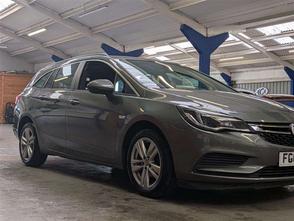 <p>2017 VAUXHALL ASTRA DESIGN CDTI ECOTEC</p>