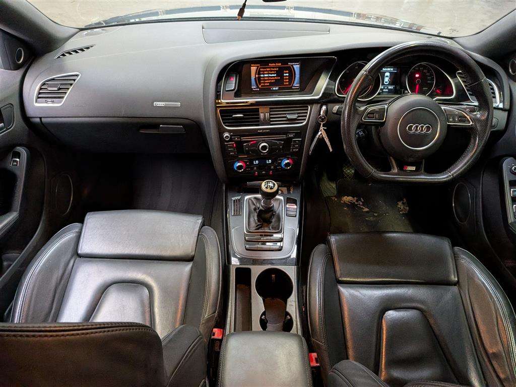 <p>2013 AUDI A5 S LINE BLACK EDITION T</p>