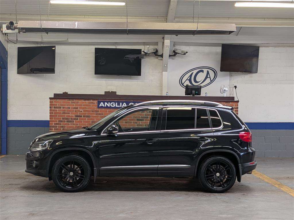 <p>2012 VOLKSWAGEN TIGUAN SE TDI BLUE TECH 4</p>