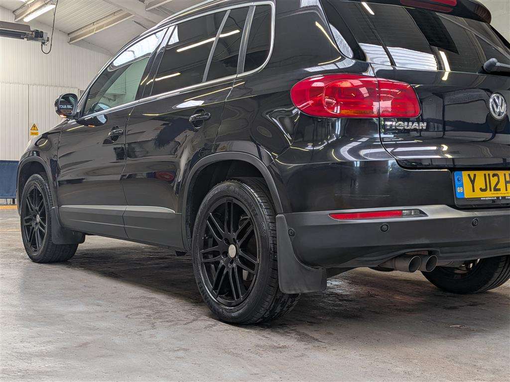 <p>2012 VOLKSWAGEN TIGUAN SE TDI BLUE TECH 4</p>