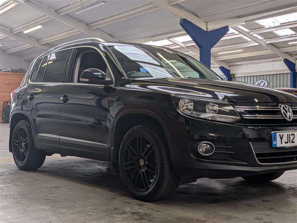 <p>2012 VOLKSWAGEN TIGUAN SE TDI BLUE TECH 4</p>