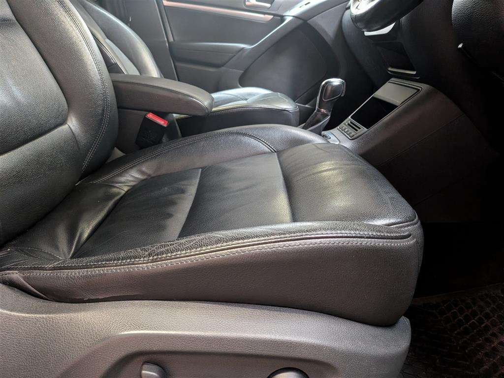 <p>2012 VOLKSWAGEN TIGUAN SE TDI BLUE TECH 4</p>