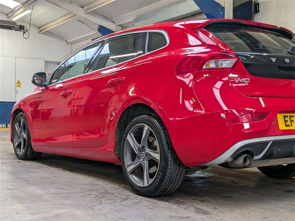<p>2016 VOLVO V40 R-DESIGN NAV T2 AUTO</p>