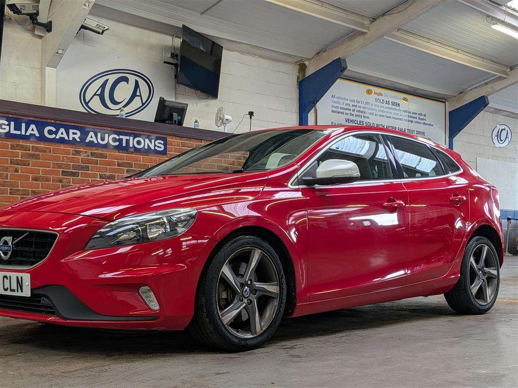 <p>2016 VOLVO V40 R-DESIGN NAV T2 AUTO</p>