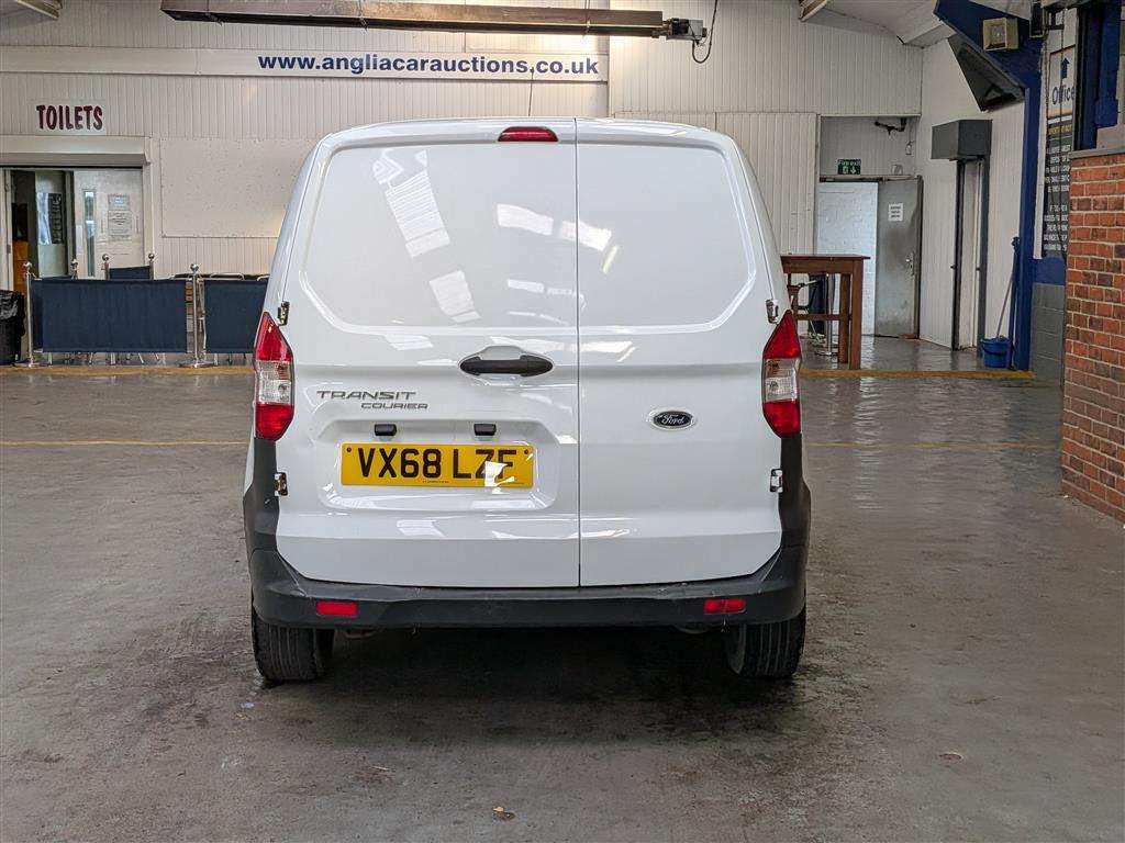 <p>2018 FORD TRANSIT COURIER TREND TDC</p>