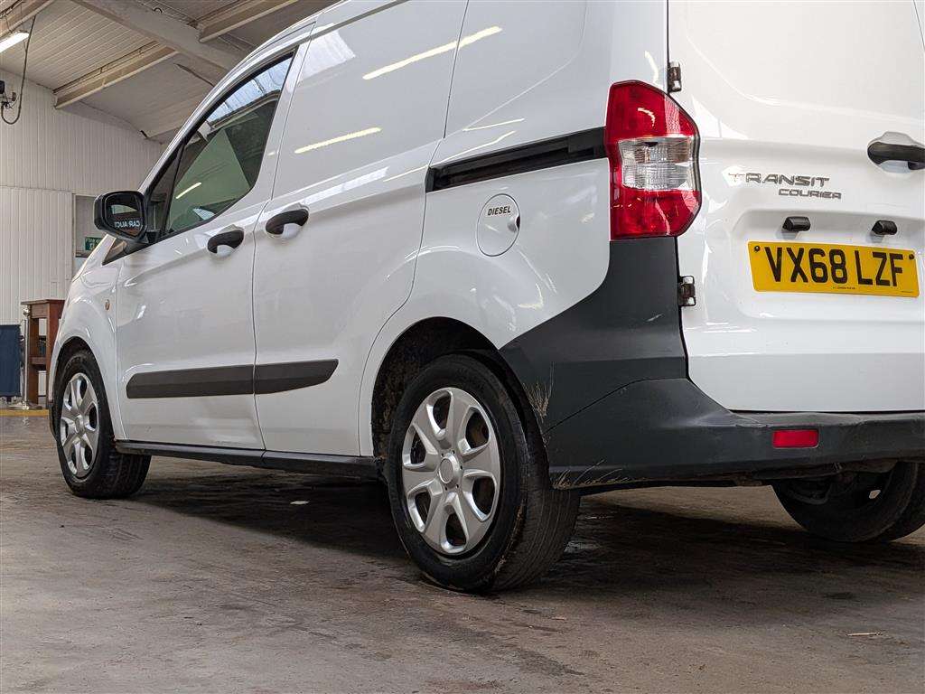 <p>2018 FORD TRANSIT COURIER TREND TDC</p>