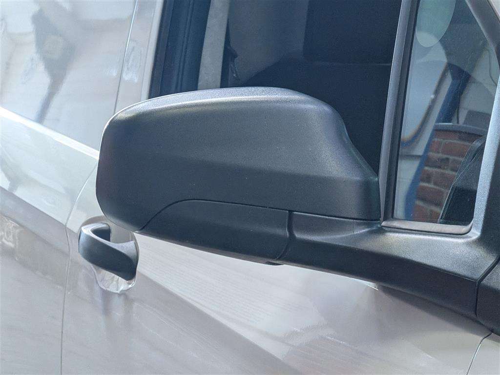 <p>2018 FORD TRANSIT COURIER TREND TDC</p>
