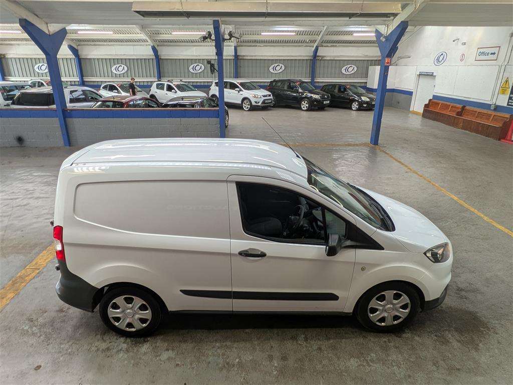 <p>2018 FORD TRANSIT COURIER TREND TDC</p>
