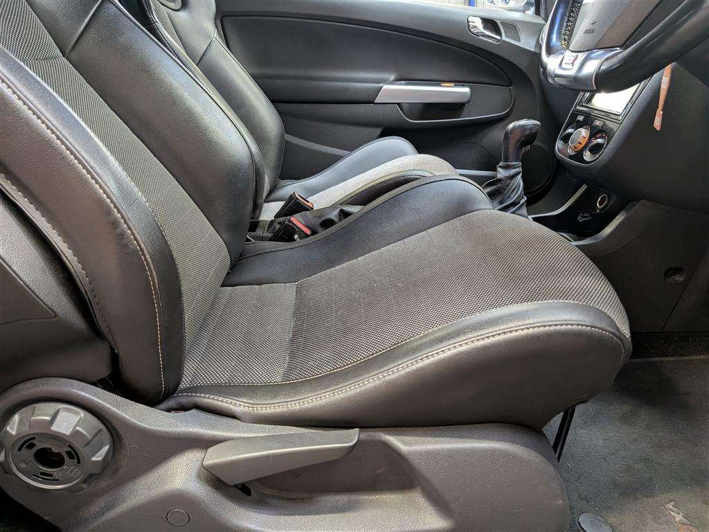 <p>2009 OPEL</p>