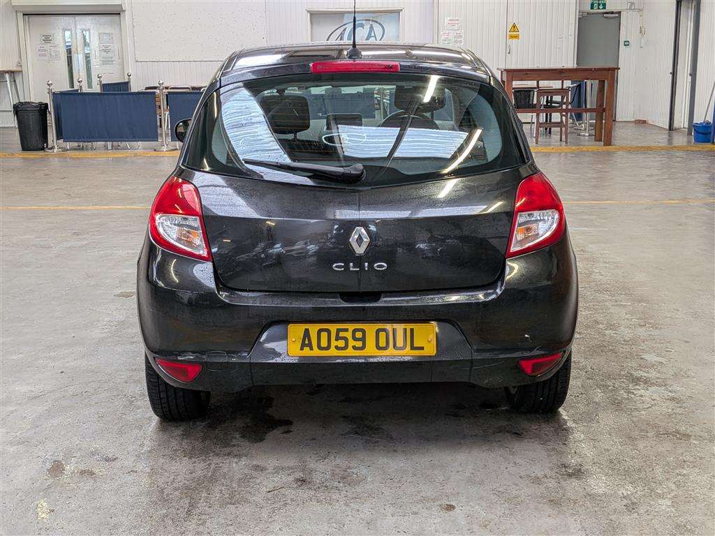 <p>2009 RENAULT CLIO TOM TOM EDITION DCI</p>