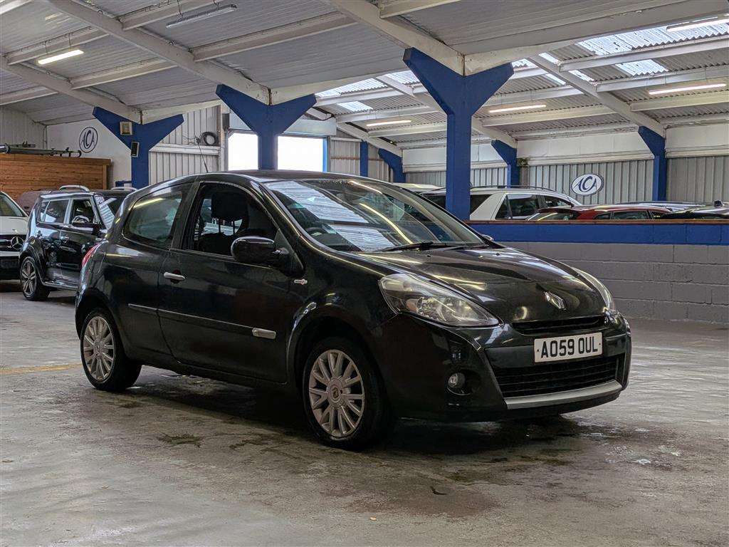 <p>2009 RENAULT CLIO TOM TOM EDITION DCI</p>