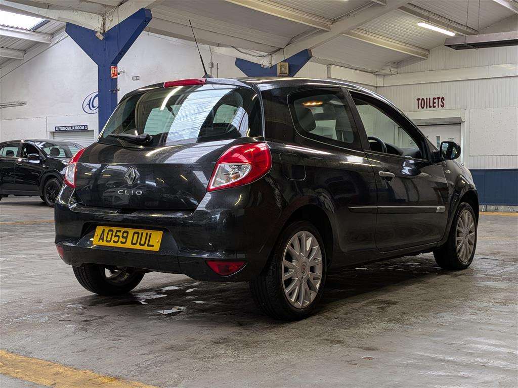 <p>2009 RENAULT CLIO TOM TOM EDITION DCI</p>