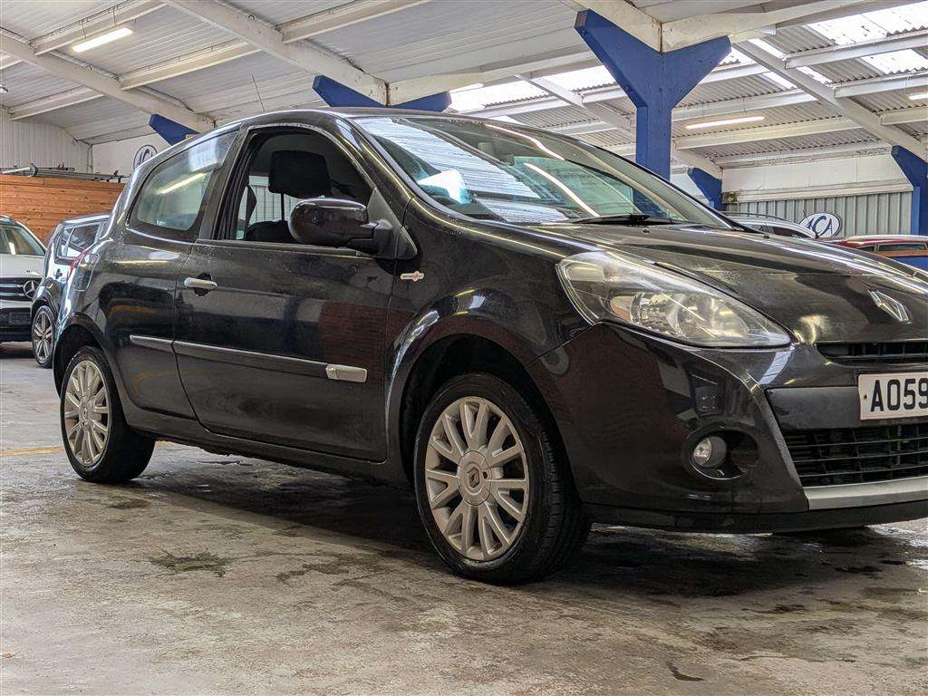 <p>2009 RENAULT CLIO TOM TOM EDITION DCI</p>