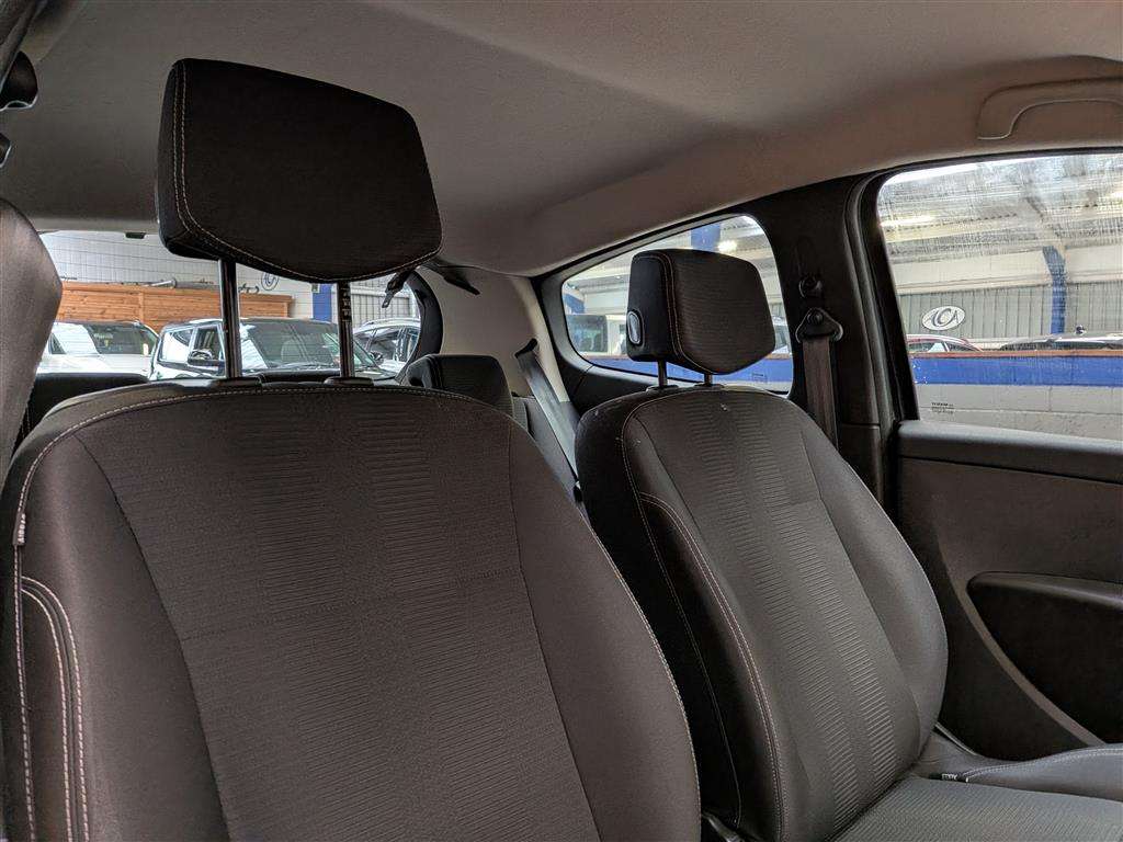 <p>2009 RENAULT CLIO TOM TOM EDITION DCI</p>