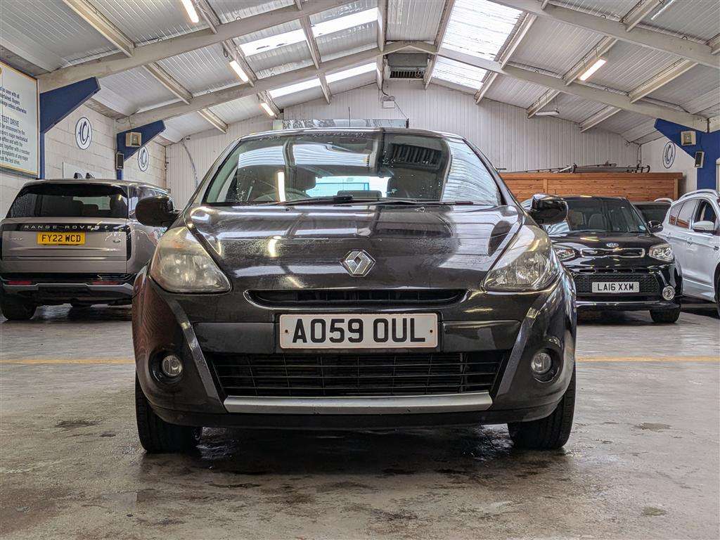 <p>2009 RENAULT CLIO TOM TOM EDITION DCI</p>