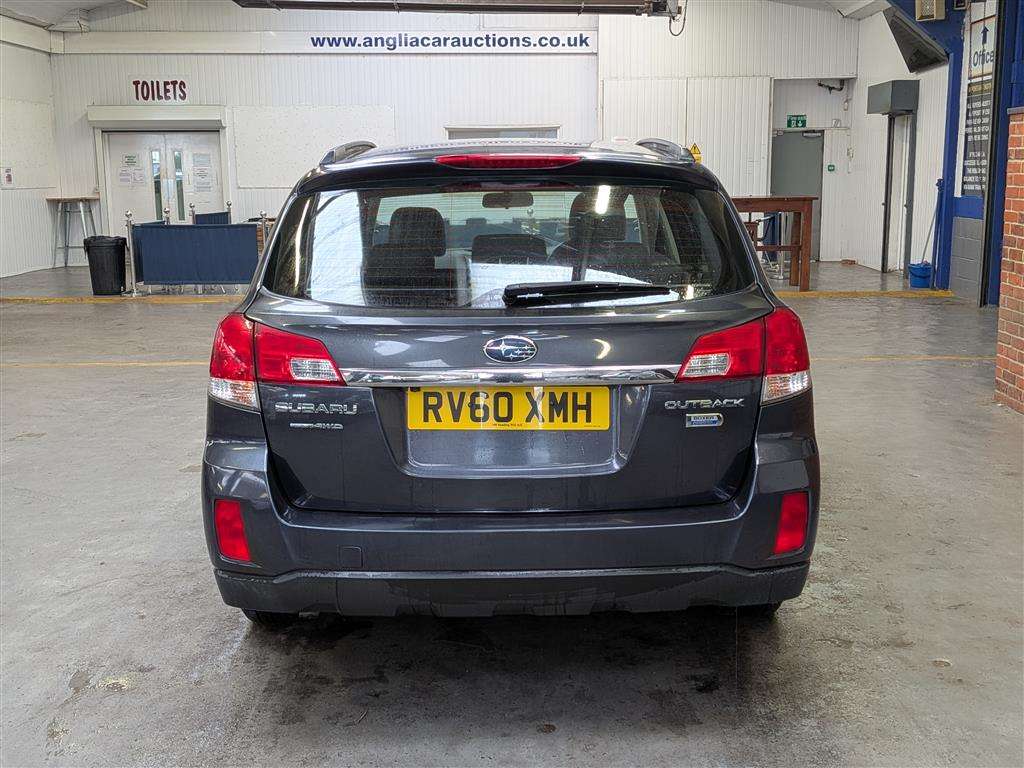 <p>2010 SUBARU OUTBACK SE NAV+ BOX D SYM</p>