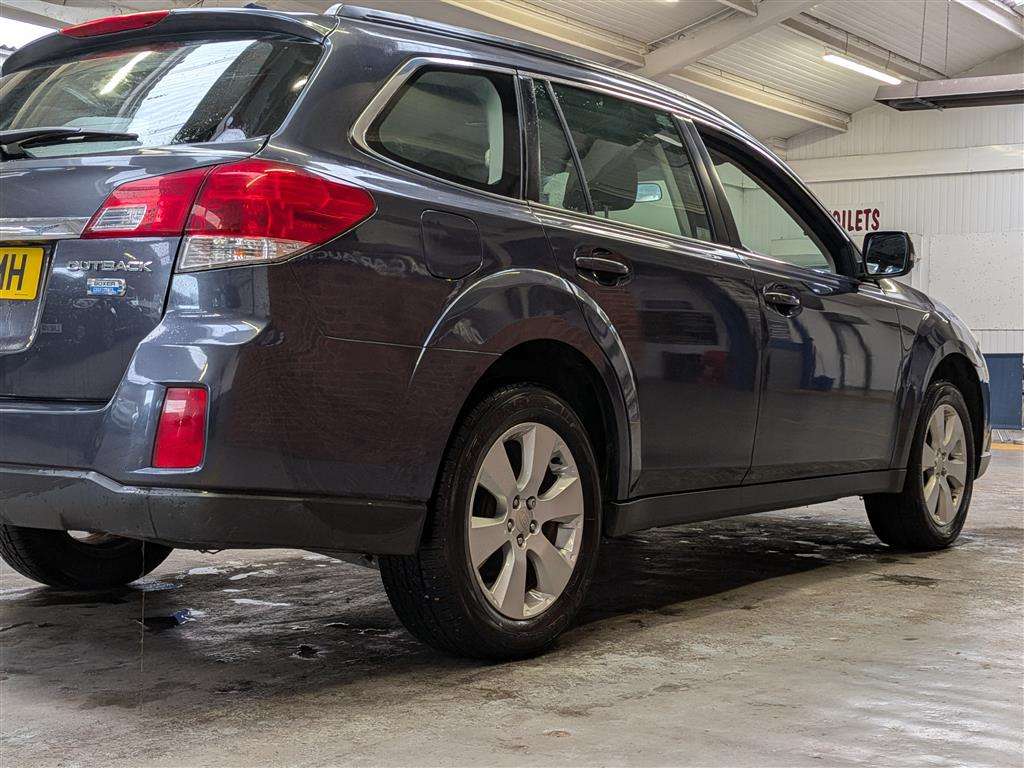 <p>2010 SUBARU OUTBACK SE NAV+ BOX D SYM</p>