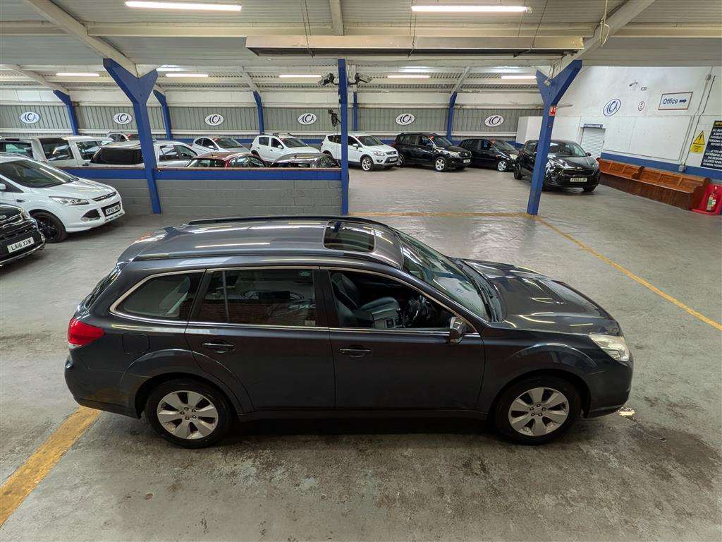 <p>2010 SUBARU OUTBACK SE NAV+ BOX D SYM</p>