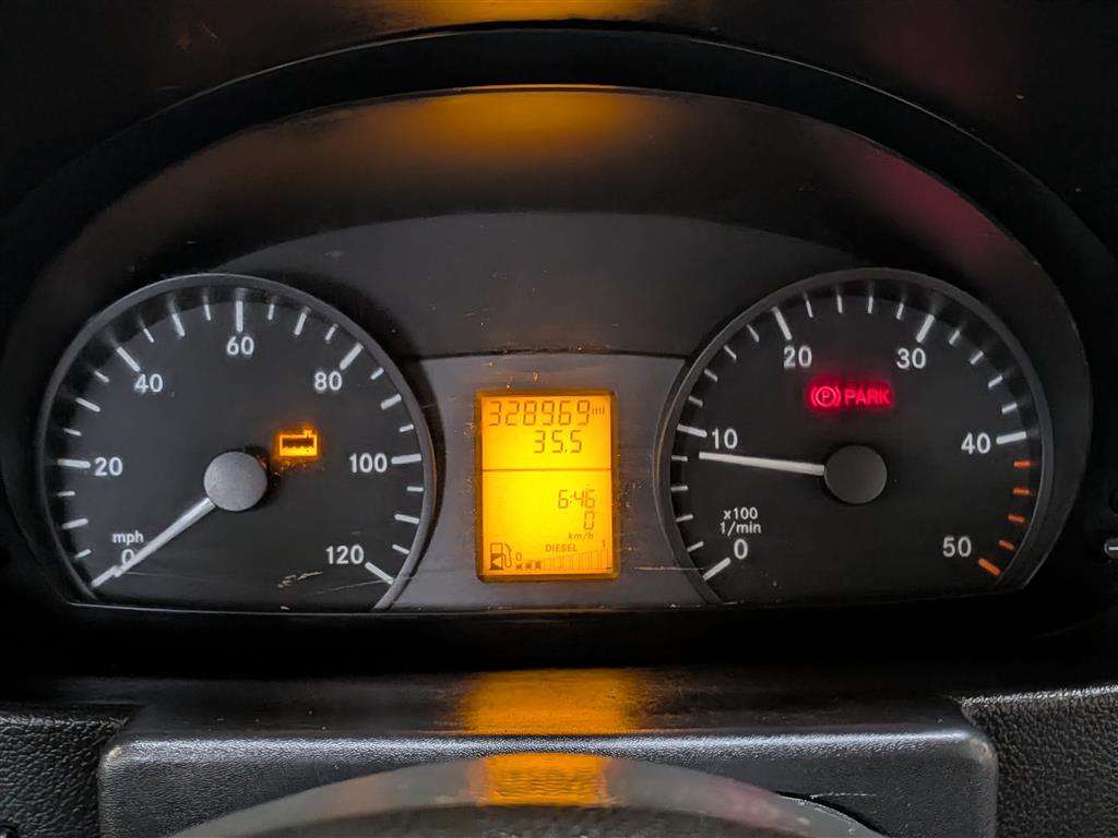 <p>2008 MERCEDES SPRINTER 311 CDI LWB</p>