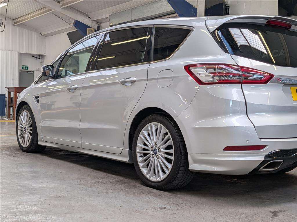 <p>2016 FORD S-MAX TITANIUM SPORT TDCI</p>